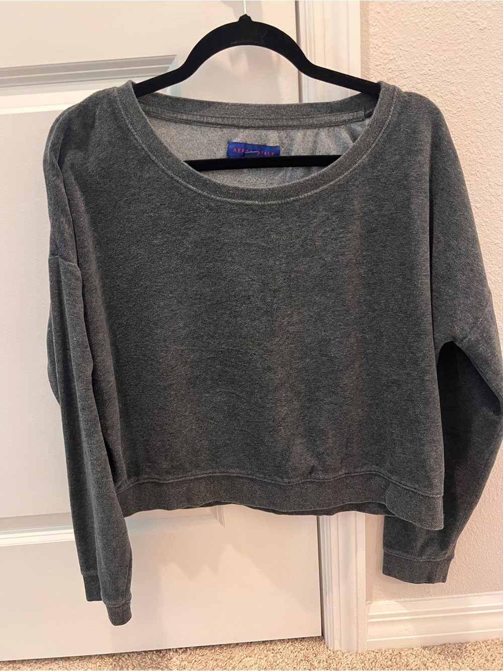 Aeropostale Charcoal Gray Cropped Sweatshirt Relaxed Fit - Size Medium